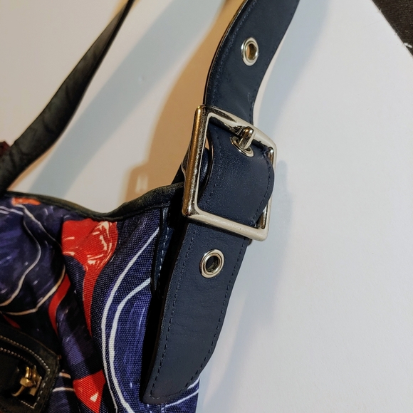 Coach shoulder crossbody strap purse. C signature 19946 - Picture 6 of 17